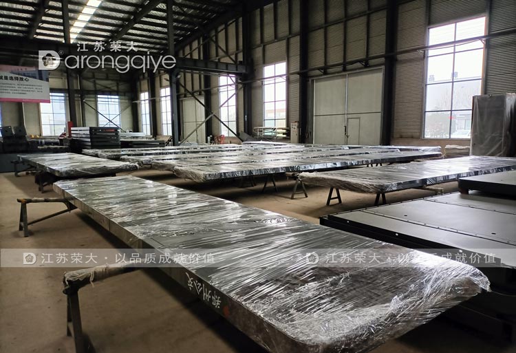 河南鄭州公交候車亭發(fā)貨