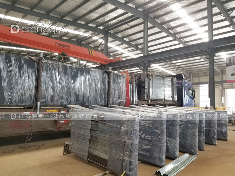 第二批新疆公交候車(chē)亭發(fā)貨圖二